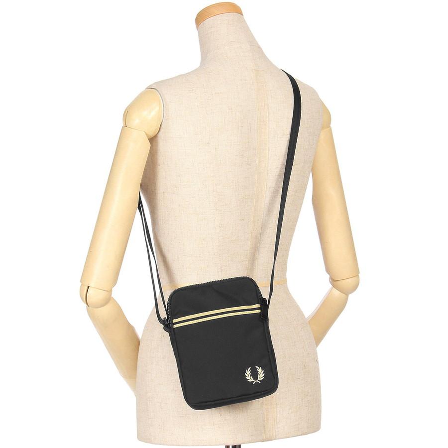 フレッドペリー ショルダーバッグ ティップドテープスモールサイドバッグ Tipped Tape Small Side Bag L2809 リサイクルポリエステル Fredperry ユニセックス | FRED PERRY | 08