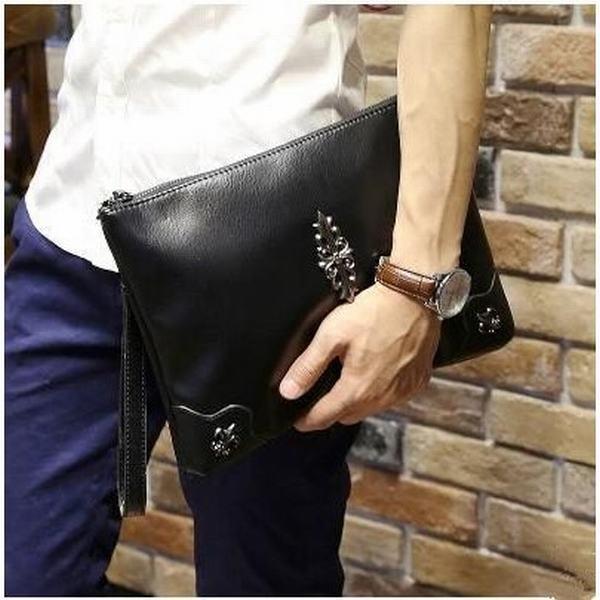激安単価で バッグ クラッチバッグ メンズ ワンショルダーバッグ 斜めがけ 手持ち クラッチバッグ メンズ ワンショルダーバッグ 斜めがけ 手持ち リベット飾り 収納便利 大容量 男性用 個性 カジュアル ミリタリー系 バッグ 鞄 新作 Www Threeriversofs Com