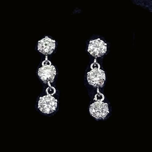 ダイヤモンド ピアス プラチナ900・合計0.50カラット クリアSIクラス 3連スイングブラ  7113【誕生石4月】の画像