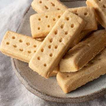 ウォーカー ショートブレッド アソートパック＃１８５３、１６８ｇ ２４袋セット 送料無料 walkers イギリスクッキー 英国王室御用達 ウォーカー ショートブレッド アソートパック＃1853 、168g