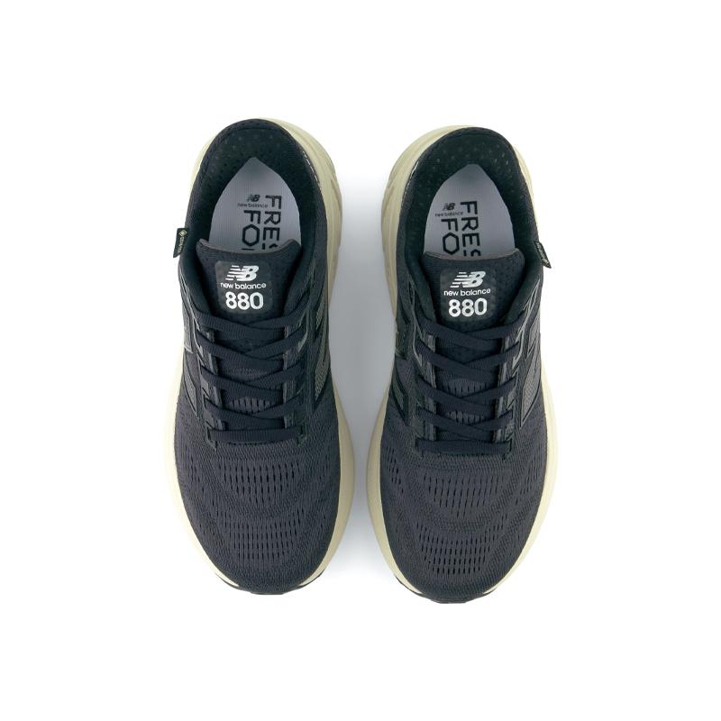 New Balance（ニューバランス） 厚底 ゴアテックス レディース