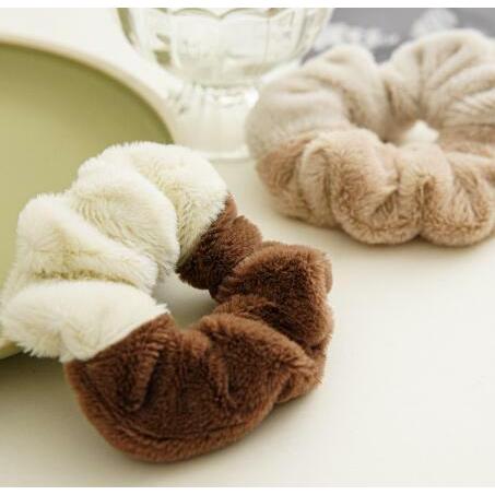 シュシュ あったか素材のフェイクファーバイカラーシュシュ 20代 30代