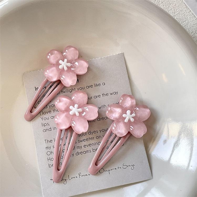 ヘアピン 桜クリスタルパッチンどめ ただいま増量中!同じ値段で ヘアピン 桜クリスタルパッチンどめ ただいま増量中!同じ値段で