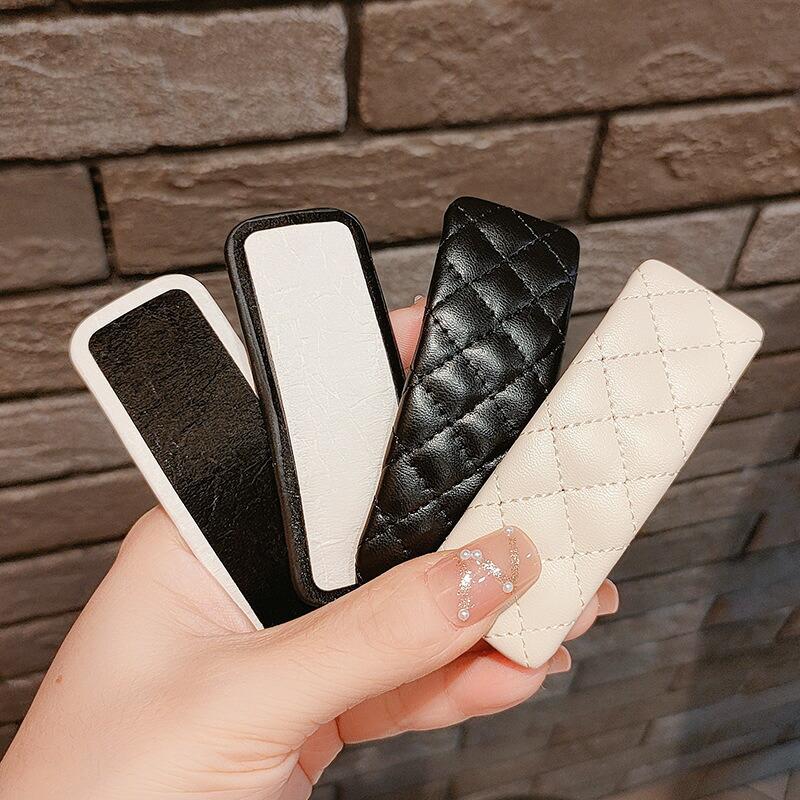 レザーヘアピン　ホワイト　（にょっき） レザーヘアピン ホワイト （にょっき）