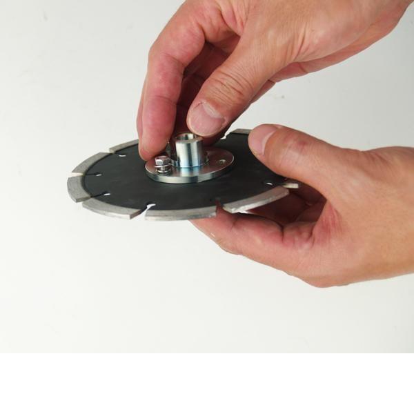 ビス穴用フランジ(ボス金具) 16ミリネジ用 ダイヤ内径20mm・ビス穴間