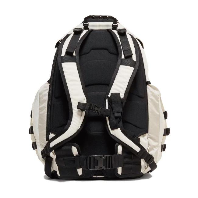 OAKLEY オークリー Kitchen Sink キッチンシンク 92060A 【 カバン バックパック リュック 撥水 PC収納 アウトドア 】の画像