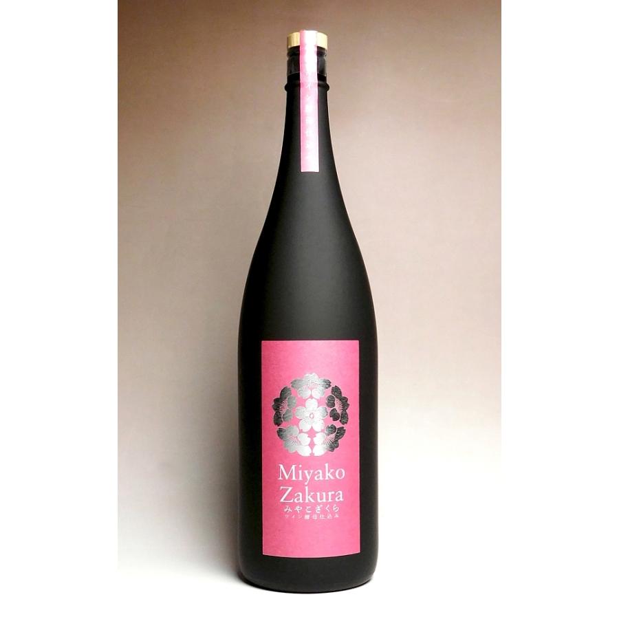 Miyako Zakura 赤ワイン酵母仕込み 25度 1800ml 大浦酒造 みやこざくら