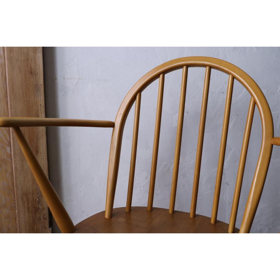 アーコールチェア アーム付きフープバックチェア(C) ERCOL イギリス