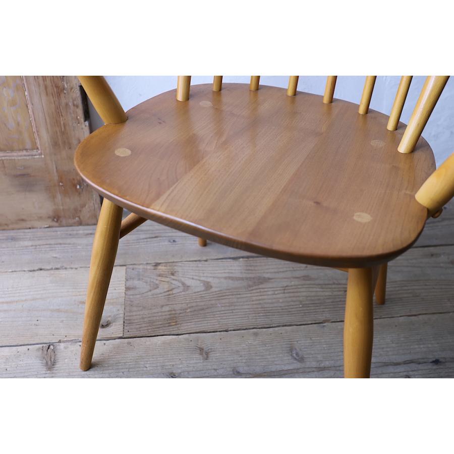 アーコールチェア アーム付きフープバックチェア(C) ERCOL イギリス