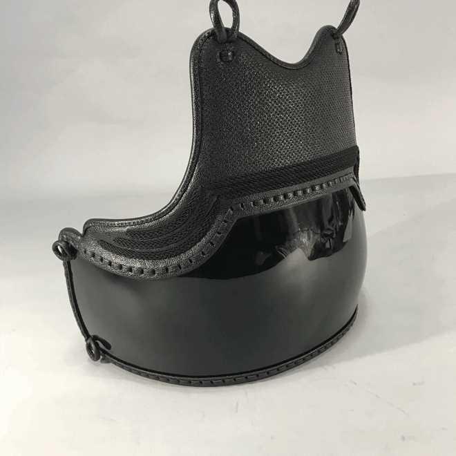 海外品 剣道具 新型防具「正」金印 MASA ヘリ紺鹿革仕立 本格派向け 【AAA1874789611】(66286円)