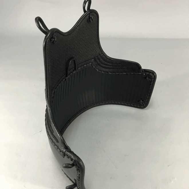 海外品 剣道具 新型防具「正」金印 MASA ヘリ紺鹿革仕立 本格派向け 【AAA1874789611】(66286円)