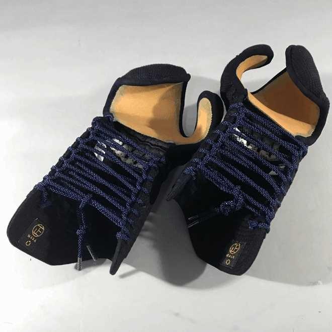 海外品 剣道具 新型防具「正」金印 MASA ヘリ紺鹿革仕立 本格派向け 【AAA1874789611】(66286円)