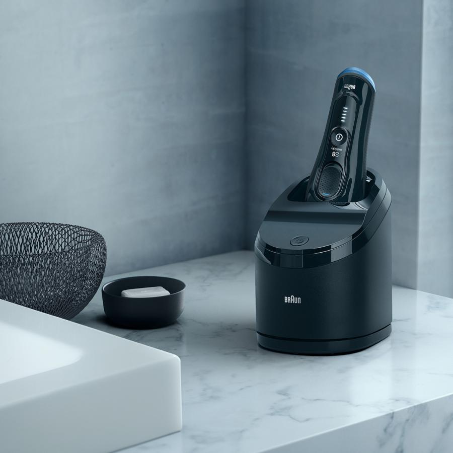 BRAUN（ブラウン） シェーバー シリーズ8 3枚刃 洗浄機付き 8365cc