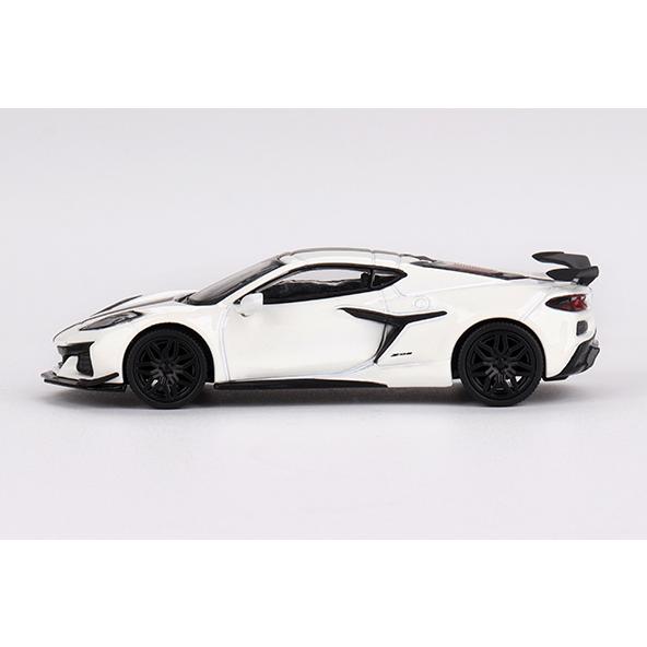 MINI GT 1/64 シボレー コルベット Z06 2023 アーティックホワイト (左