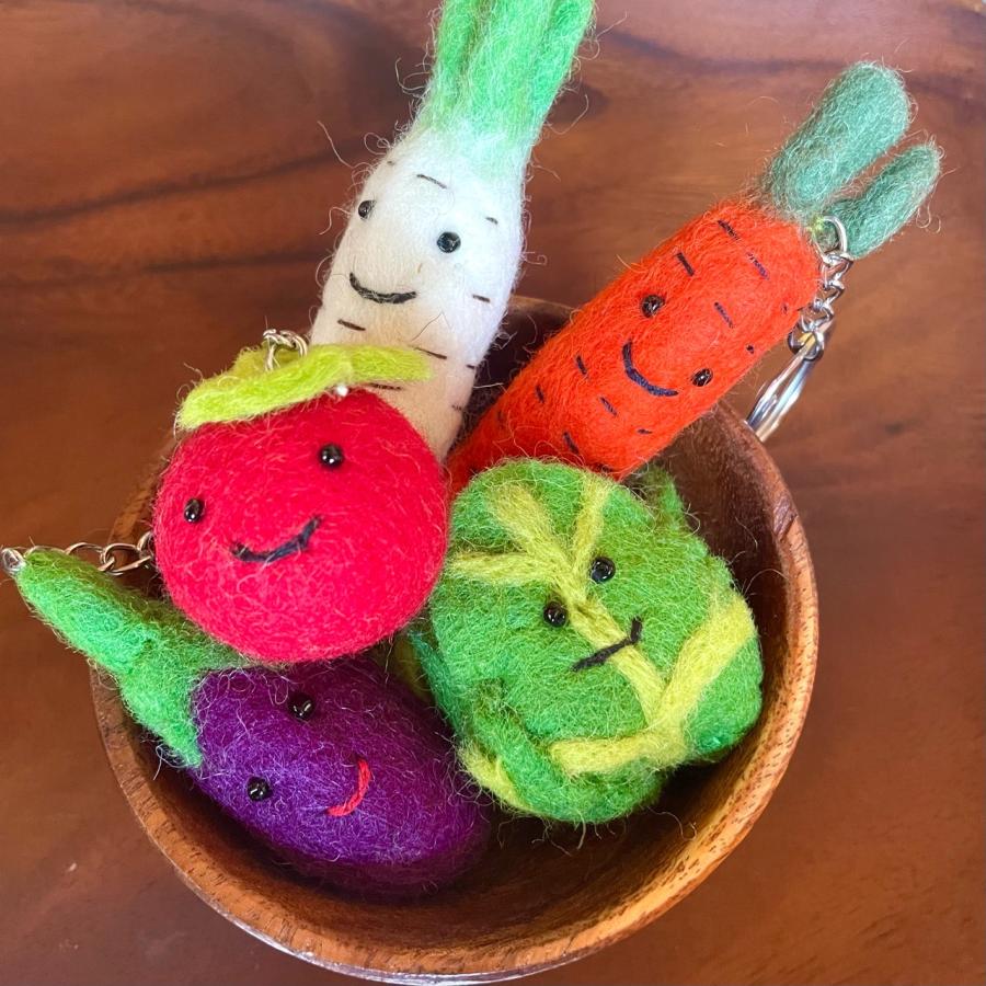 野菜 キーホルダー フェルト ハンドメイド 食べ物 アボガド 豆