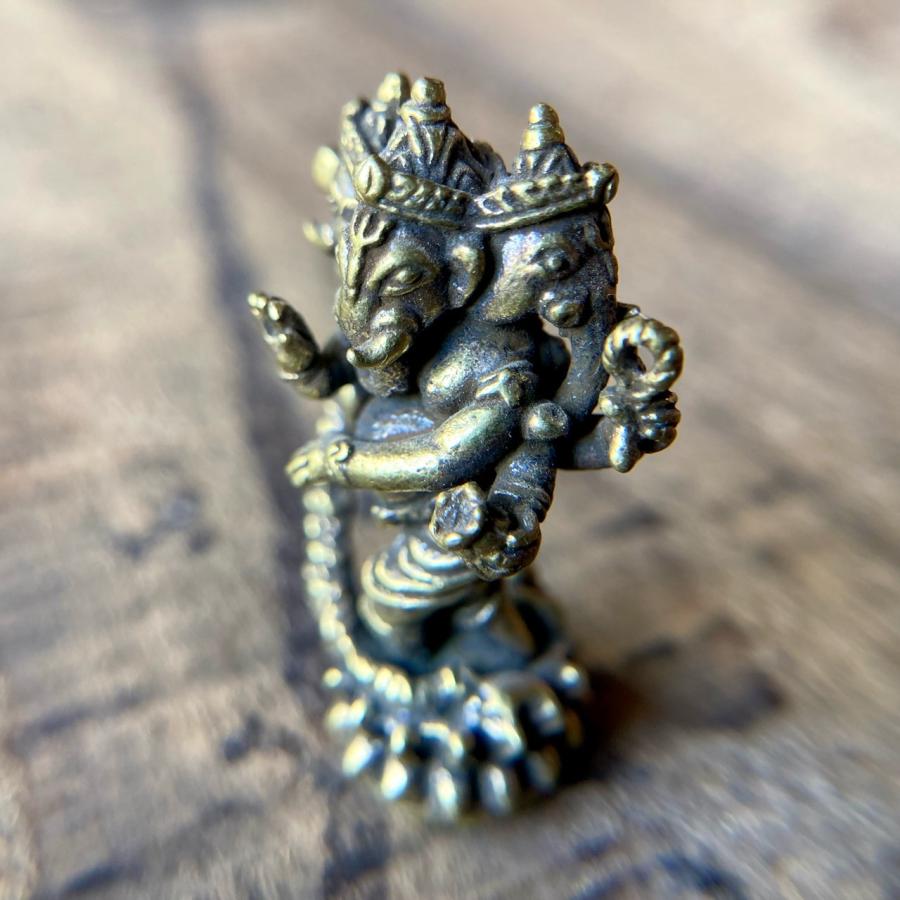 ガネーシャの置物 三面六手 真鍮製 【送料無料】 : Himalayan Organic 