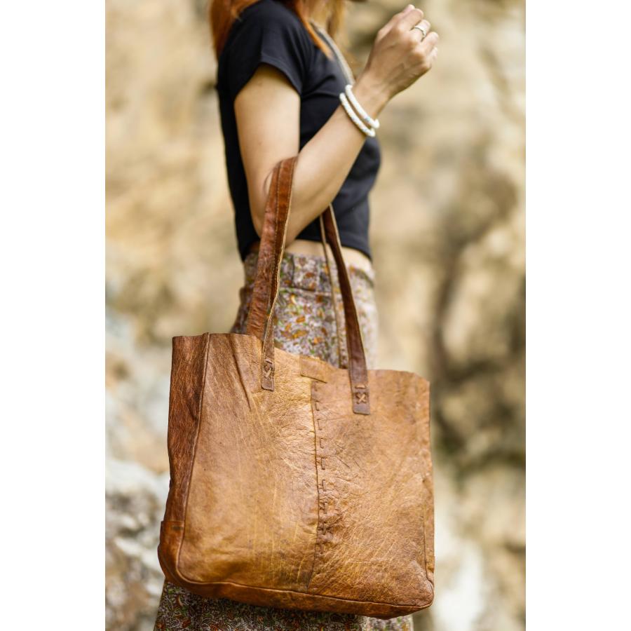 ビレッジレザー トートバッグ 自然素材 植物タンニン鞣し ヒマラヤン