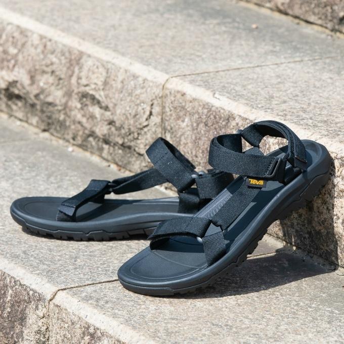 Teva テバ　ハリケーン　アンプソール　メンズ　厚底　ストラップサンダル　黒 Teva テバ ハリケーン アンプソール メンズ 厚底 ストラップ