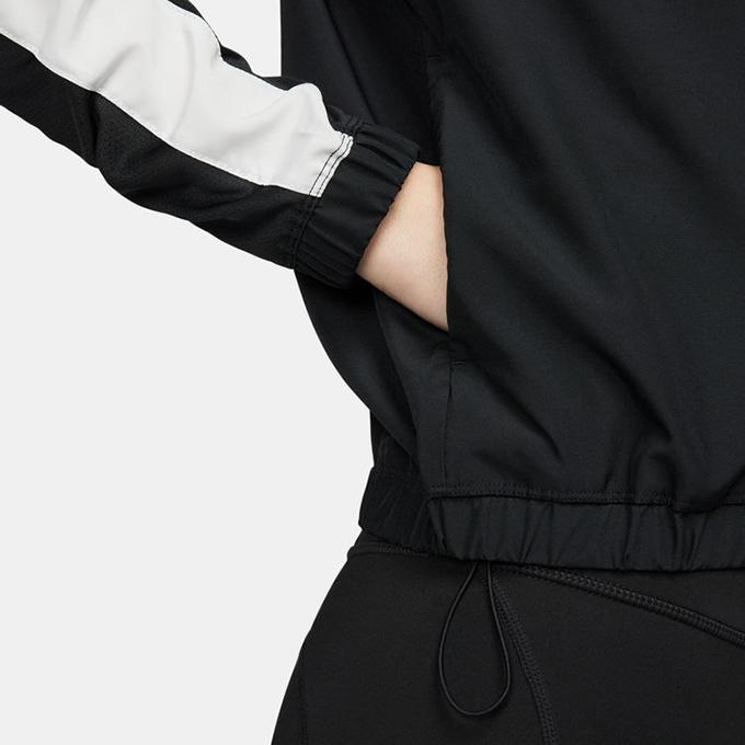 NIKE（ナイキ） ウインドブレーカー ジャケット レディース ウィメンズ