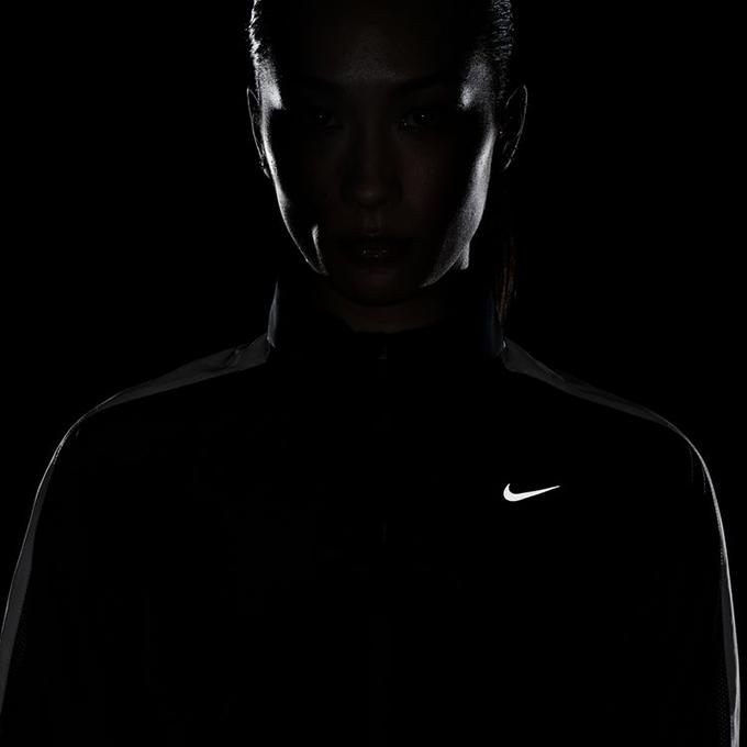 NIKE（ナイキ） ウインドブレーカー ジャケット レディース ウィメンズ