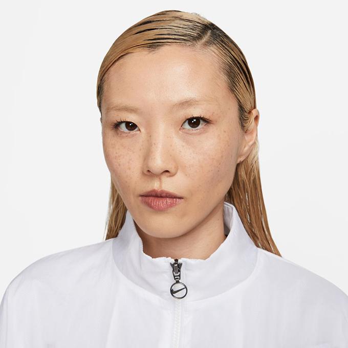 NIKE（ナイキ） ウインドブレーカー ジャケット レディース スポーツ