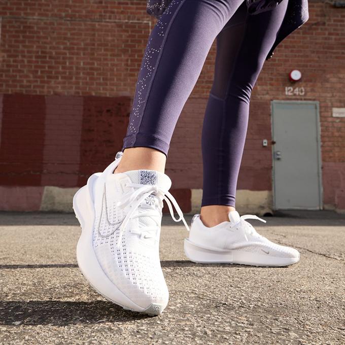NIKE（ナイキ） ランニングシューズ レディース 23HO インタラクト