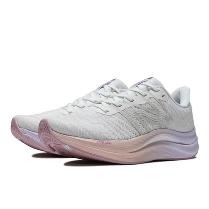 【新品・未使用】 new balance ランニングシューズ WFCPRWV4 New Balance（ニューバランス） ランニングシューズ レディース