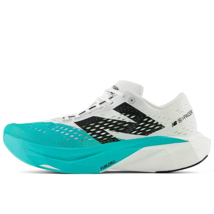 ニューバランスFuelCell SuperComp Pacer v2 LW2 New Balance（ニューバランス） ランニングシューズ FuelCell