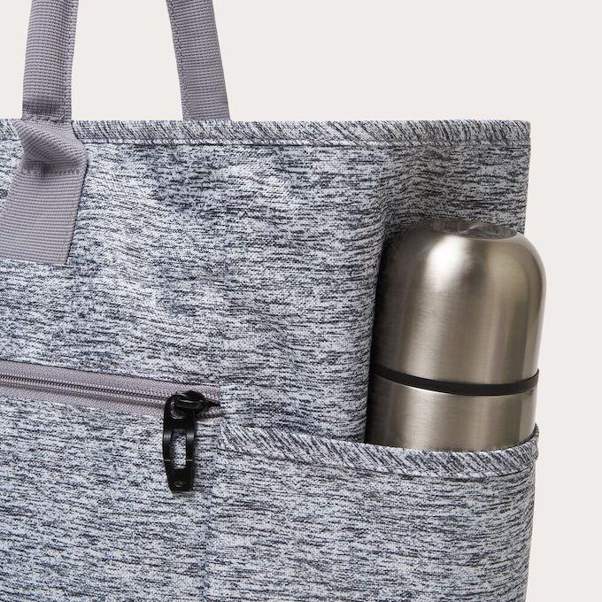 新品 OAKLEY オークリートートバッグ FOS902055 ブラックグレー 新品 OAKLEY オークリートートバッグ FOS902055 ブラックグレー - メルカリ