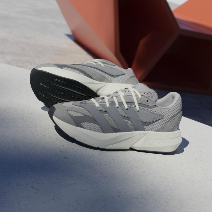 adidas（アディダス） スニーカー メンズ ライトブレイズ Lightblaze