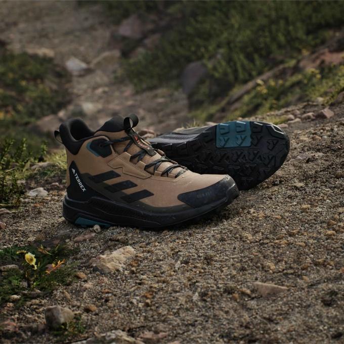adidas（アディダス） トレッキングシューズ 防水 ミッドカット メンズ