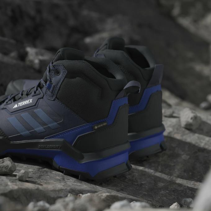 adidas（アディダス） トレッキングシューズ ゴアテックス ミッド