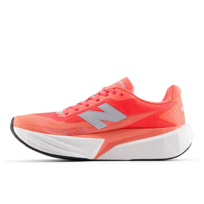 シューズ(女性用) New Balance FUELCELL 1001v5 23cm 強い女子プロたちが推すスパイクレス、ニューバランス『FuelCell 1001