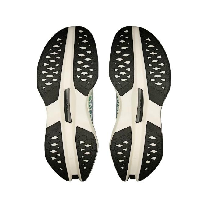 on Cloudboom Max オン クラウドブーム マックス Men's Cloudboom Max | White | On United States