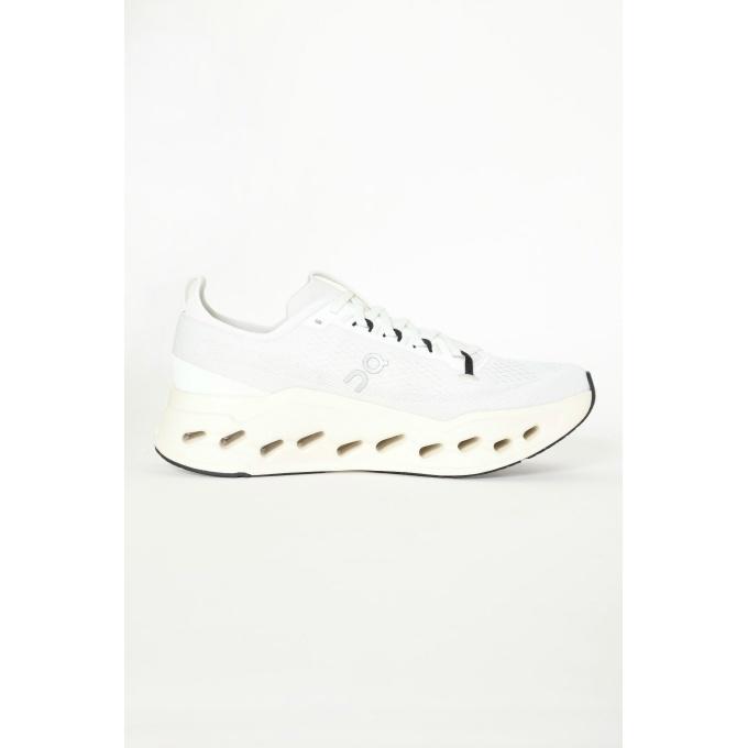 On（オン） ランニングシューズ メンズ クラウドサーファー マックス