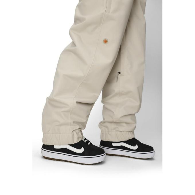 686（シックスエイトシックス） スノーボードウェア パンツ レディース