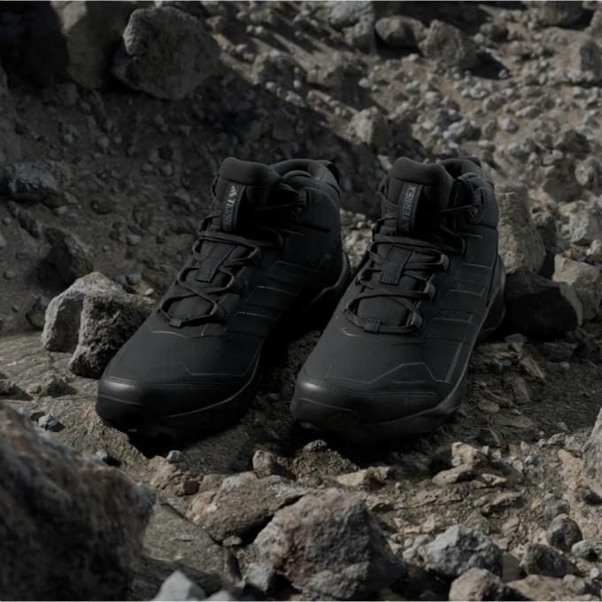 adidas（アディダス） トレッキングシューズ ゴアテックス ミッド