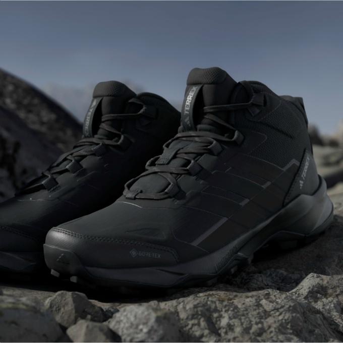 トレッキングシューズ adidas（アディダス） トレッキングシューズ ゴアテックス ミッド