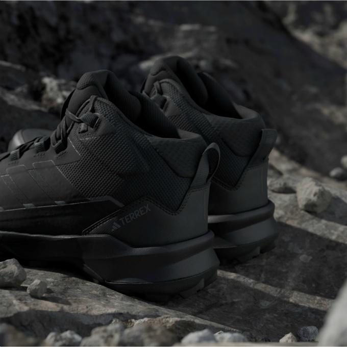 adidas（アディダス） トレッキングシューズ ゴアテックス ミッド