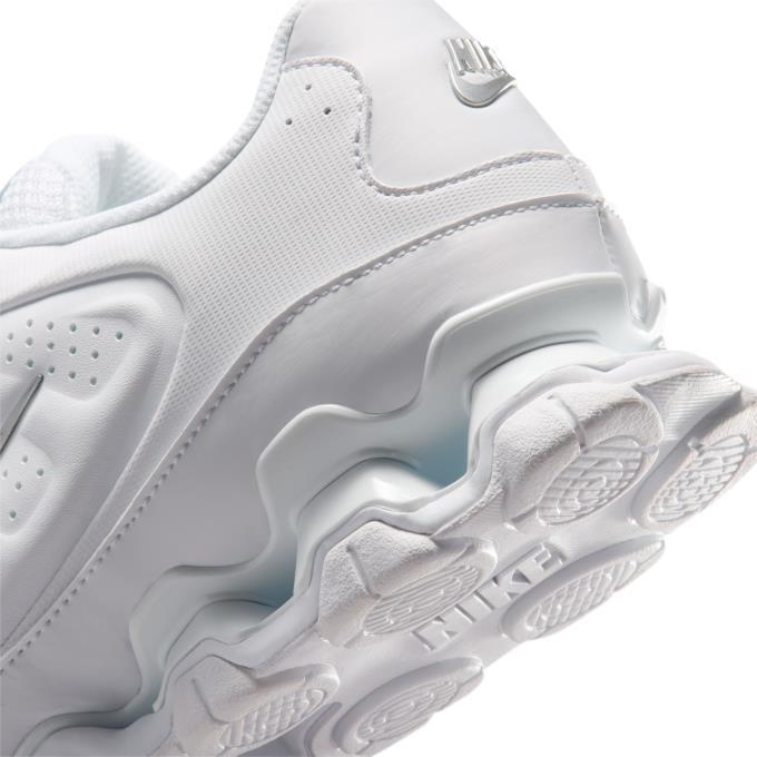 NIKE（ナイキ） スニーカー レディース 26SU REAX 8 NSW SL IR1458-102