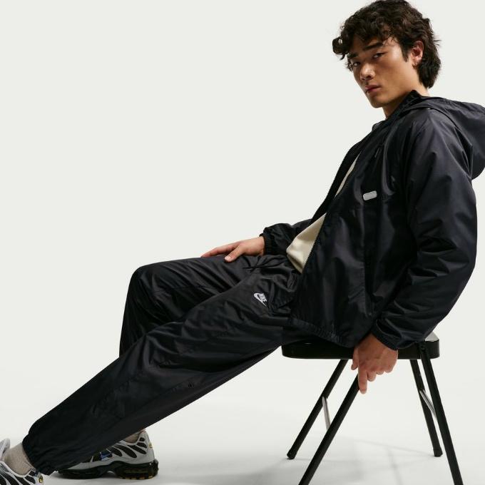 ナイキ ウインドブレーカーセットアップL 黒 NIKE running NIKE（ナイキ） ウィンドブレーカー 上下 メンズ ウィンドランナー