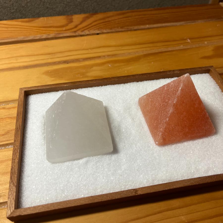 ピラミッド型岩塩【小】約4.5〜5cm 天然 ロックソルト パワーストーン