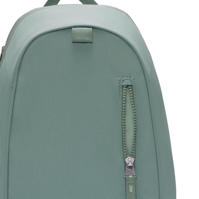 NIKEバック半額以下　定価23700円 NIKEバック半額以下 定価23700円 - メルカリ