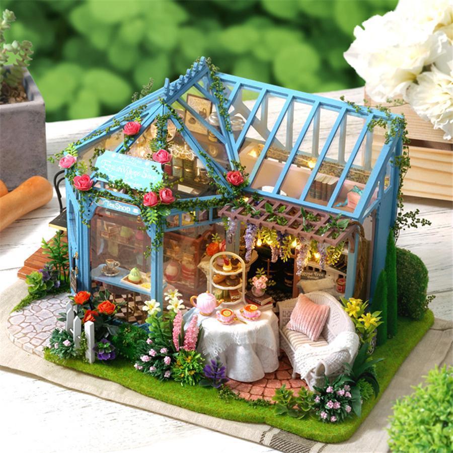 ドールハウス　ハンドメイド｜クリスマスハウス・花柄 ドールハウス ミニチュア 手作りキット セット 薔薇庭園のあるティー