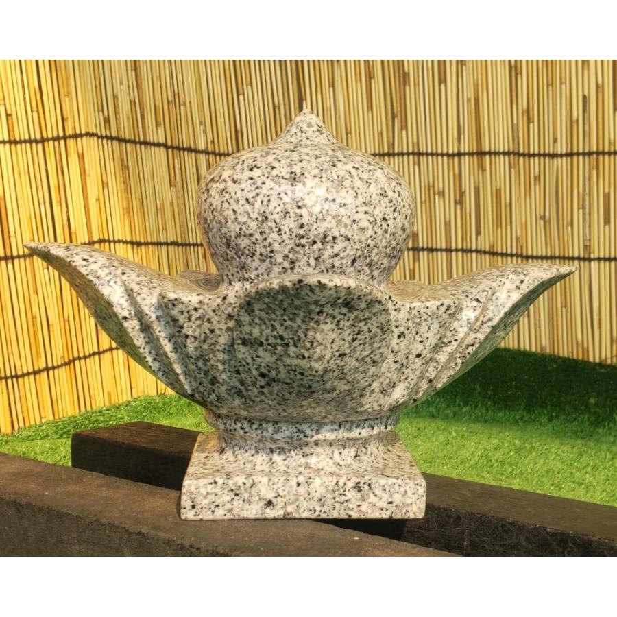 274 灯篭 花びら付宝珠（ホゾ付）