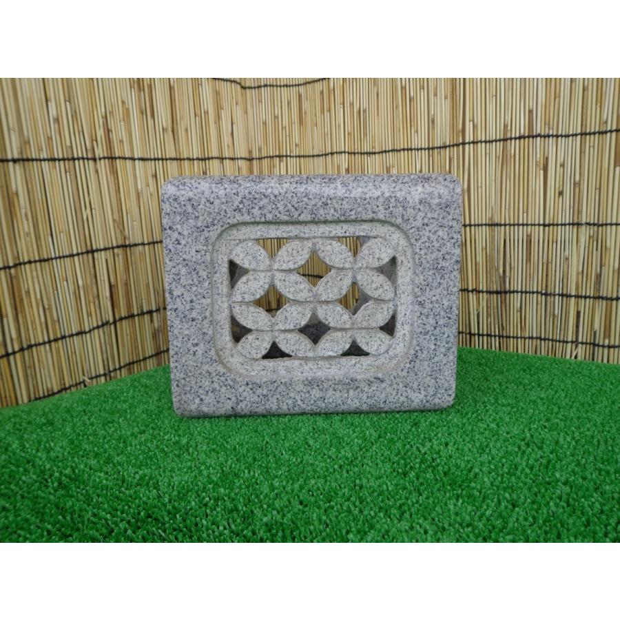 ７・石灯ろう火袋（中国産白御影石）