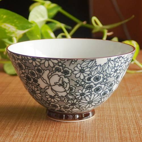倍 ストア 欠品中 7月中旬頃入荷予定 和食器 波佐見焼 グレートーン ご飯茶碗 黒 お茶碗 茶碗 花柄 在庫品 欠品時約1ヶ月程度 激安店舗