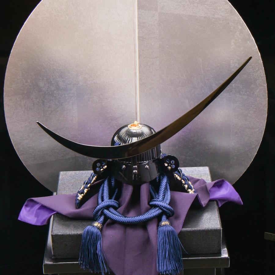 伊達政宗 五月人形 彫金鐡形兜飾り 竹製六角ガラスケース入