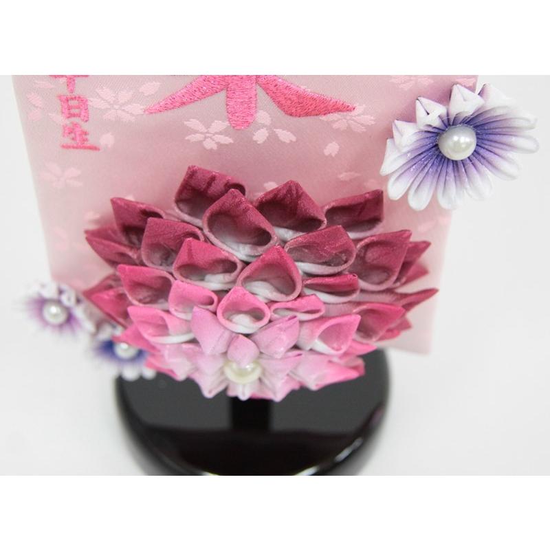 名前旗 つまみ細工花 赤 ピンク糸刺繍文字 （小） スタンド付き [3-na1-s-p]の画像