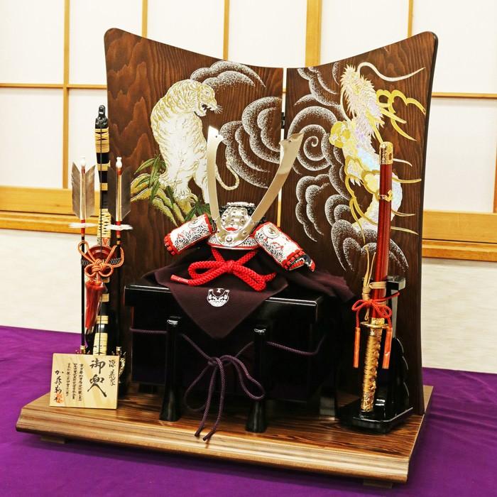 五月人形 兜。金属製 。レトロ。未使用。シルバー。シンプル 五月人形 兜。金属製 。レトロ。未使用。シルバー。シンプル 五月人形